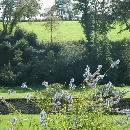 Manoir Du Mesnil De Bas Hébergement de vacances