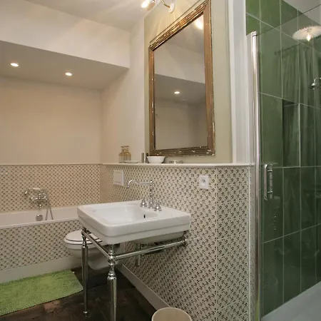 Manoir Du Mesnil De Bas *