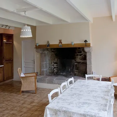 Manoir Du Mesnil De Bas *