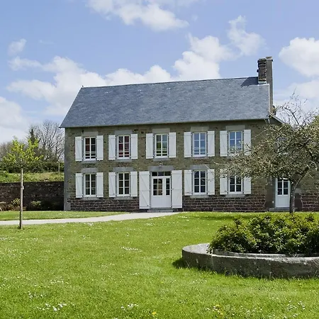 Manoir Du Mesnil De Bas Bréhal