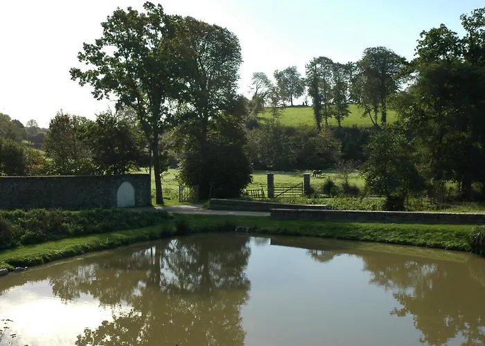 Manoir Du Mesnil De Bas Bréhal
