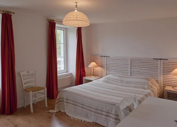 Manoir Du Mesnil De Bas