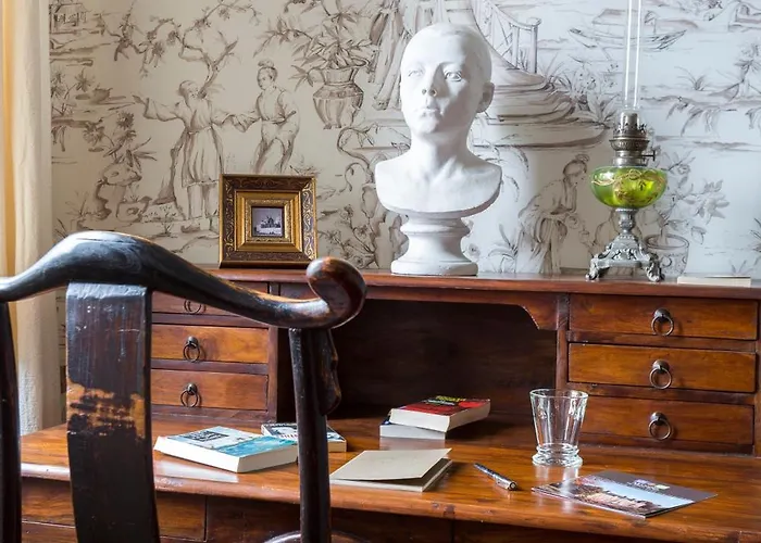 Manoir Du Mesnil De Bas Bréhal