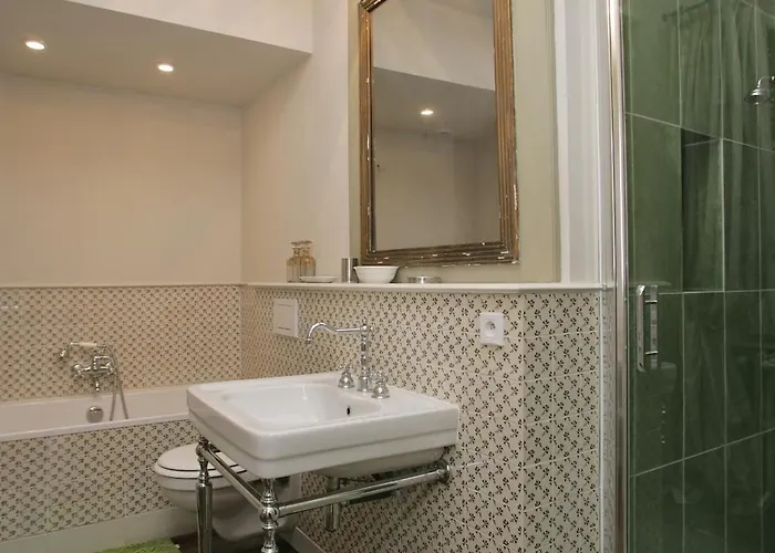 Manoir Du Mesnil De Bas *